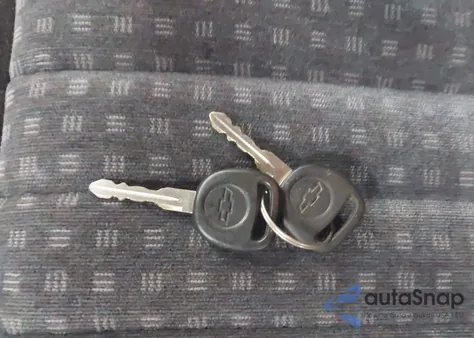 2001 Chevrolet S Truck S10 из США, поврежденный, VIN 1GCCS195418206226